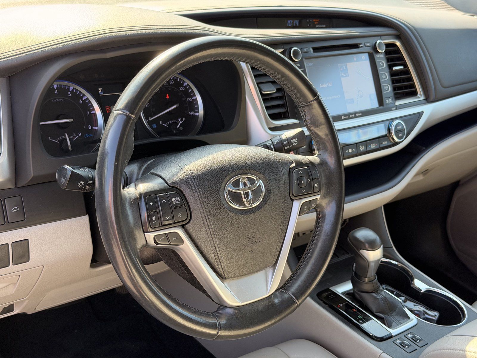 Used 2019 Toyota Highlander XLE FWD image 17