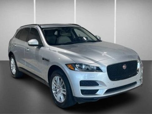 Used 2017 Jaguar F-PACE Prestige AWD/4WD image 2