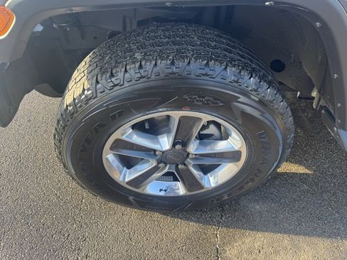 Used 2022 Jeep Wrangler Unlimited Sahara w/ Cold Weather Group image 31