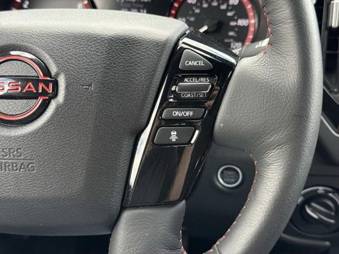 Used 2025 Nissan Frontier PRO-4X w/ Pro Convenience Package AWD/4WD image 13