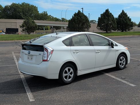 Used 2014 Toyota Prius Three w/ Solar Roof Package FWD image 4