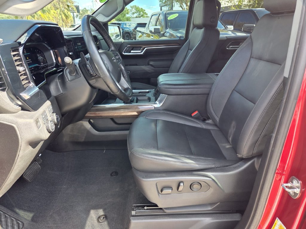 Used 2023 Chevrolet Silverado 1500 RST AWD/4WD image 5
