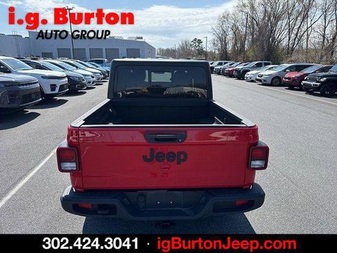 Certified 2022 Jeep Gladiator Sport image 5