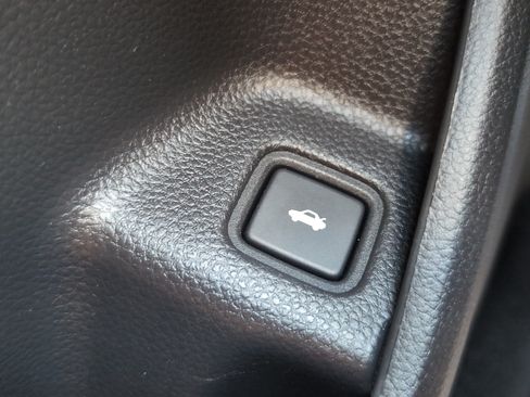 Used 2018 Honda Accord Sport image 38