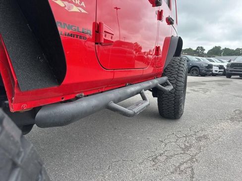 Used 2015 Jeep Wrangler Unlimited Sahara AWD/4WD image 15