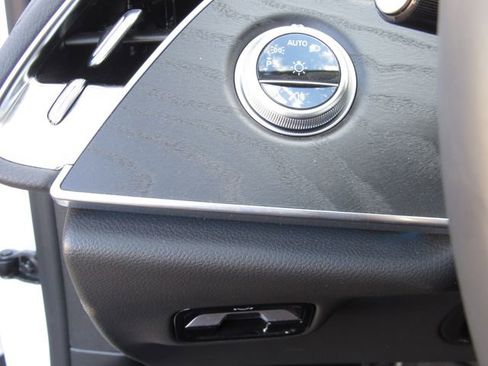 Used 2025 Mercedes-Benz E 450 4MATIC Sedan image 34