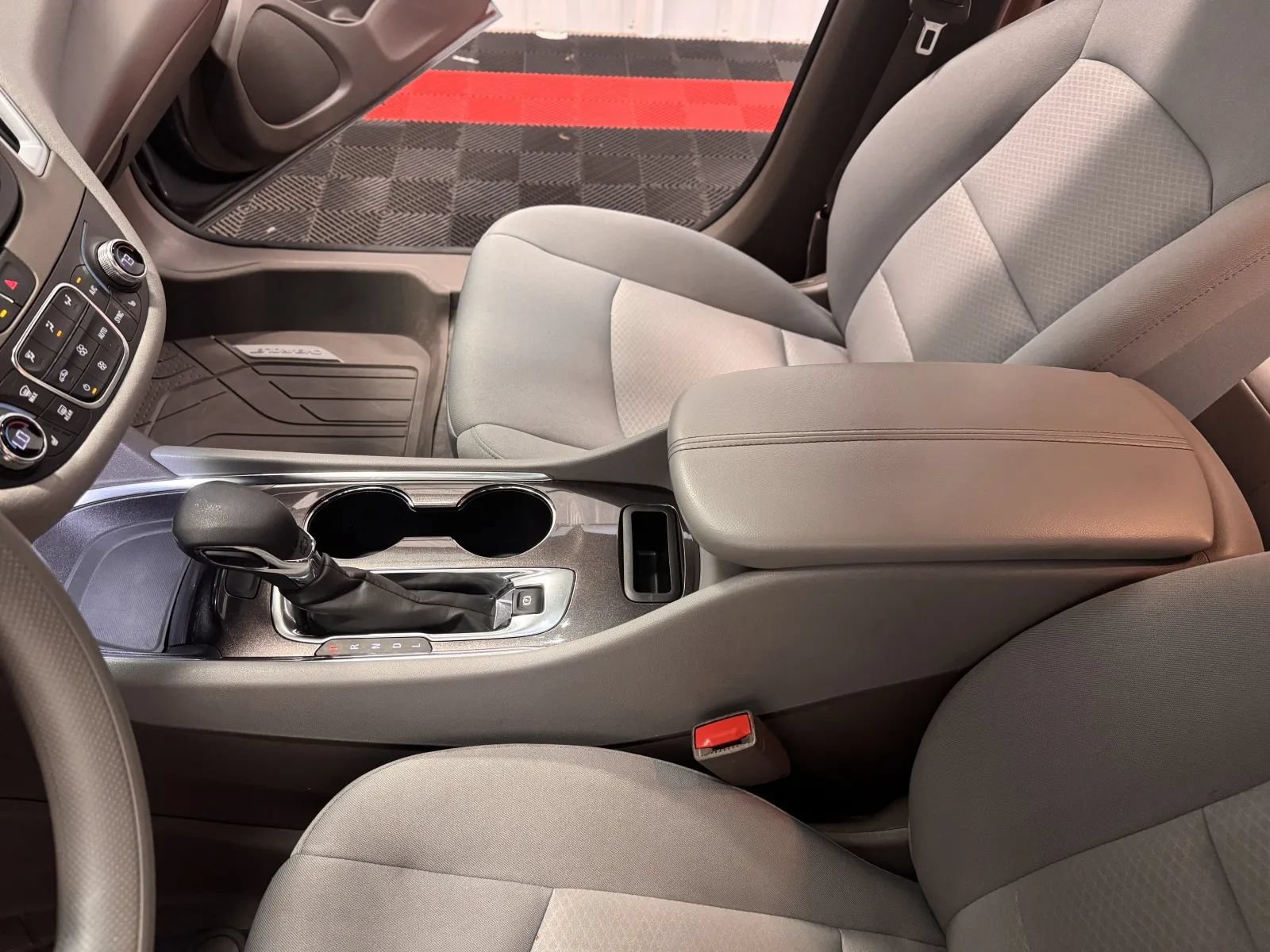 Used 2023 Chevrolet Malibu LT FWD image 33