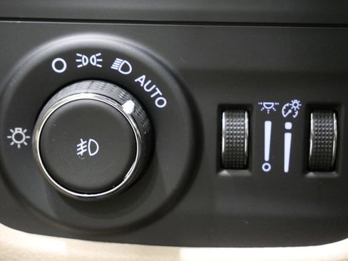 Used 2023 Jeep Grand Cherokee Limited w/ Trailer Tow Package image 15