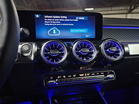 New 2026 Mercedes-Benz GLB 250 4MATIC image 28