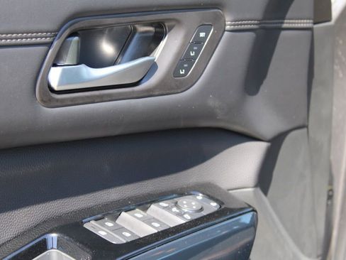 New 2026 Nissan Pathfinder Platinum AWD/4WD image 14