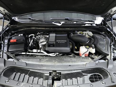 Used 2022 Chevrolet Suburban LT w/ Luxury Package image 10