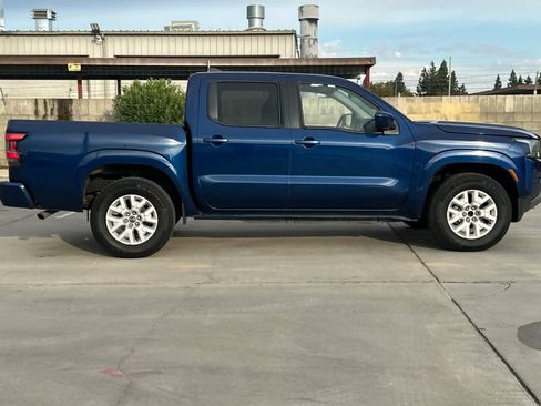 Used 2022 Nissan Frontier SV image 9