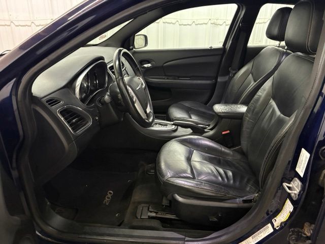 Used 2014 Chrysler 200 Limited FWD image 19