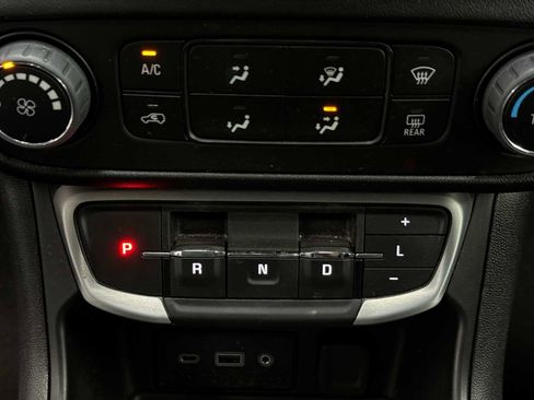 Used 2024 GMC Terrain SLE FWD image 25