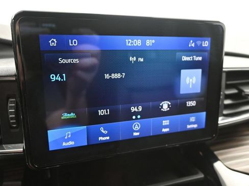 Used 2024 Ford Explorer Limited w/ Equipment Group 301A AWD/4WD image 19