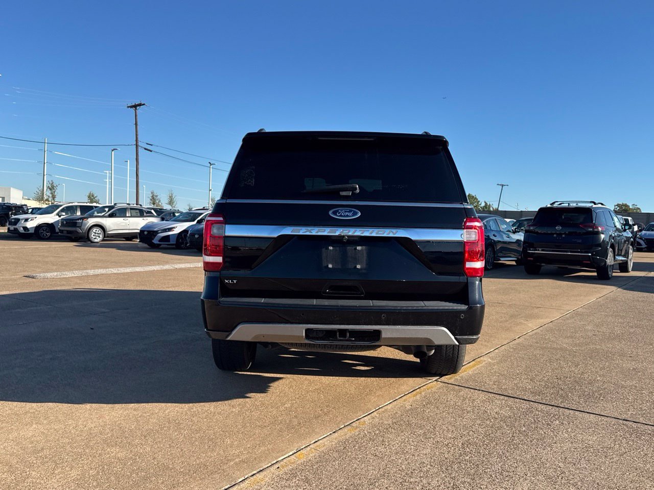 Used 2019 Ford Expedition XLT w/ Equipment Group 202A RWD image 27