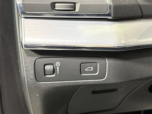 Used 2018 Volvo XC90 T5 Momentum w/ Convenience Package image 18