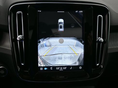 New 2025 Volvo XC40 B5 Core w/ Protection Package Premier image 13