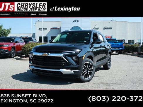 Used 2024 Chevrolet TrailBlazer LT FWD image 1