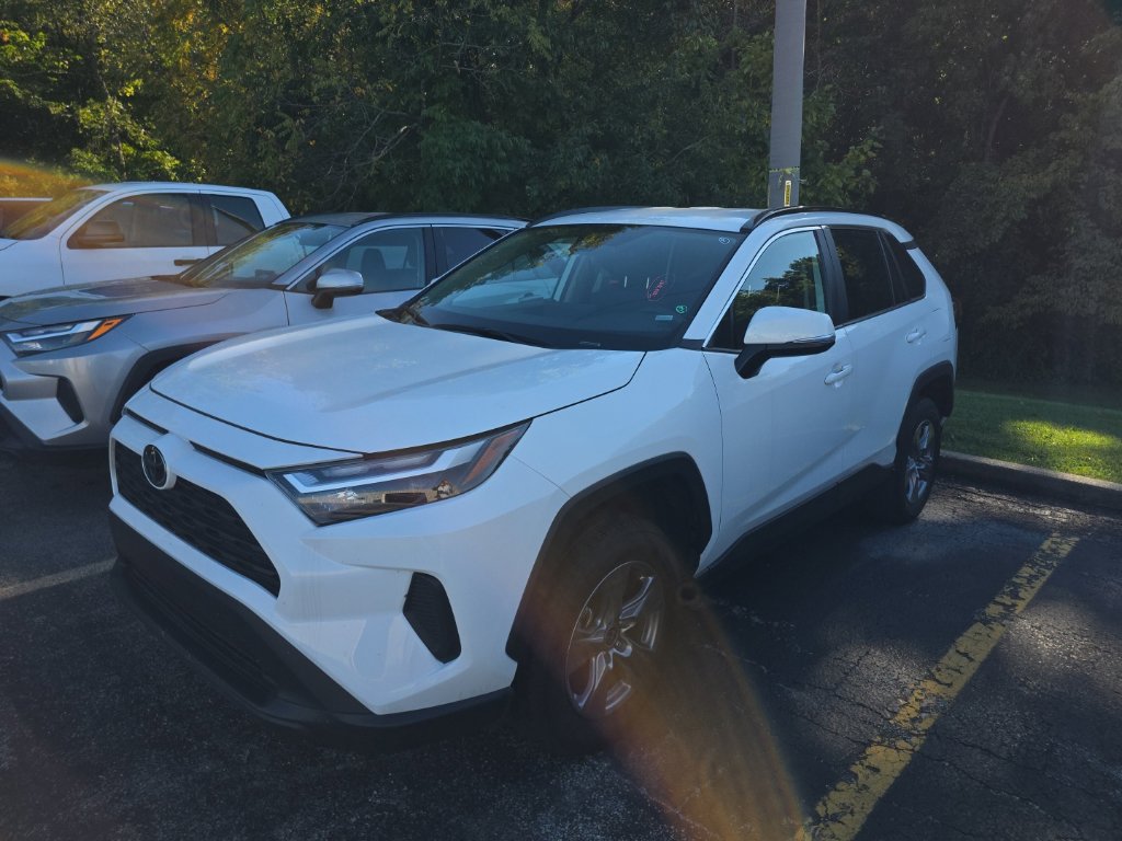 Used 2025 Toyota RAV4 XLE FWD image 1