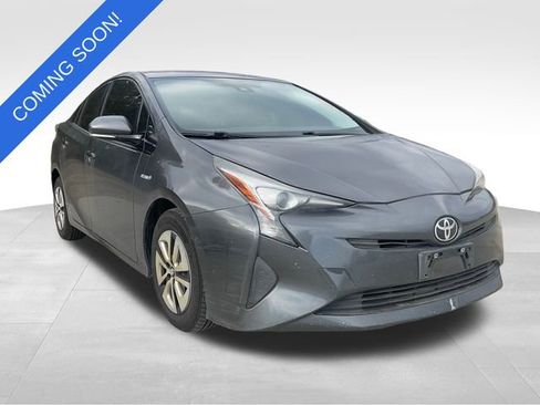 Used 2018 Toyota Prius Three image 1