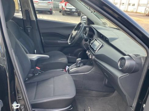Used 2023 Nissan Kicks S FWD image 17