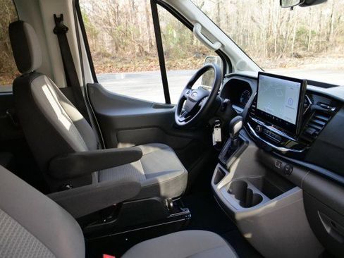 Used 2025 Ford Transit 350 XLT image 30