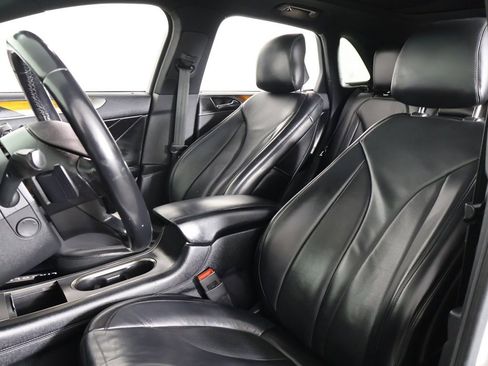 Used 2018 Lincoln MKC Select w/ Select Plus Package image 32