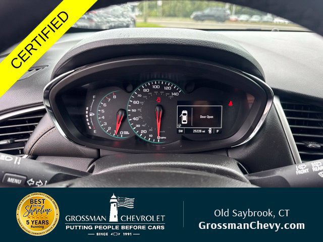 Used 2022 Chevrolet Trax LT w/ LT Convenience Package AWD/4WD image 14