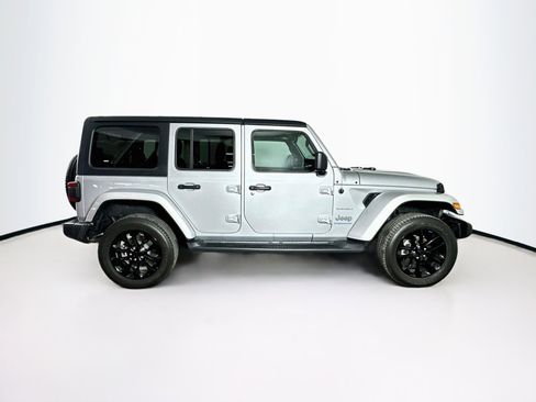 Used 2023 Jeep Wrangler Unlimited Sahara w/ Cold Weather Group AWD/4WD image 10