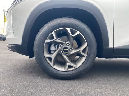 New 2025 Chevrolet Trax LT image 15