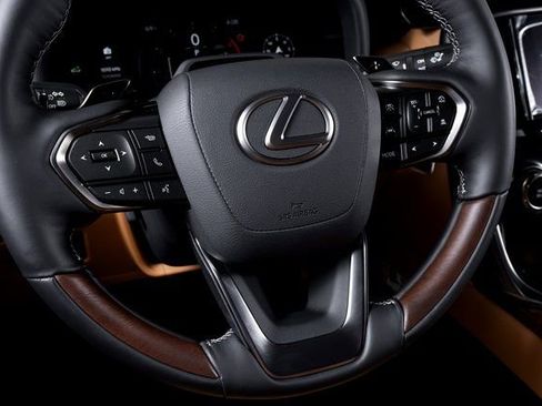 Used 2025 Lexus LX 600 4WD w/ Accessory Package (2T) image 35