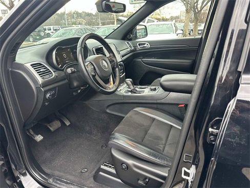 Certified 2022 Jeep Grand Cherokee Laredo X image 18