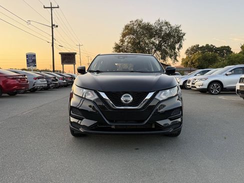 Used 2020 Nissan Rogue Sport S w/ Appearance Package FWD image 2