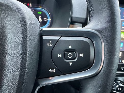 Used 2023 Volvo C40 P8 Recharge Ultimate image 23