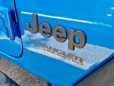 Used 2022 Jeep Wrangler Unlimited Sport AWD/4WD image 11