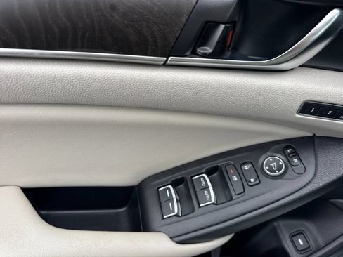 Used 2022 Honda Accord EX-L image 10