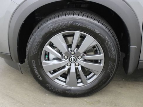 Used 2026 Nissan Pathfinder SV FWD image 27