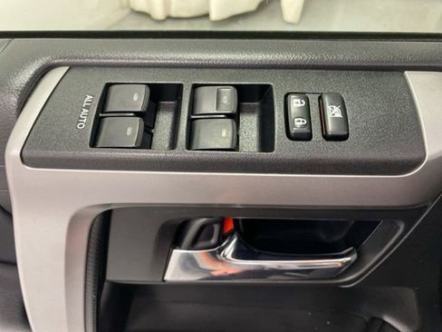 Used 2019 Toyota 4Runner SR5 AWD/4WD image 23