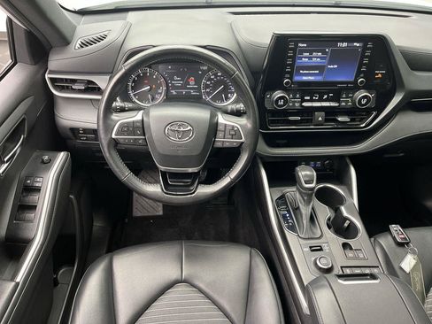 Used 2022 Toyota Highlander XSE AWD/4WD image 14