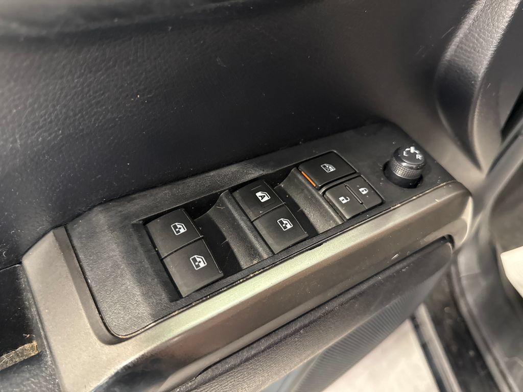 Used 2019 Toyota Tacoma SR5 RWD image 29