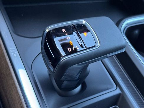 New 2026 Chevrolet Silverado 1500 High Country w/ High Country Premium Package AWD/4WD image 21