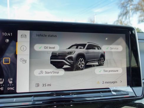 Used 2025 Volkswagen Atlas Peak Edition SE image 17