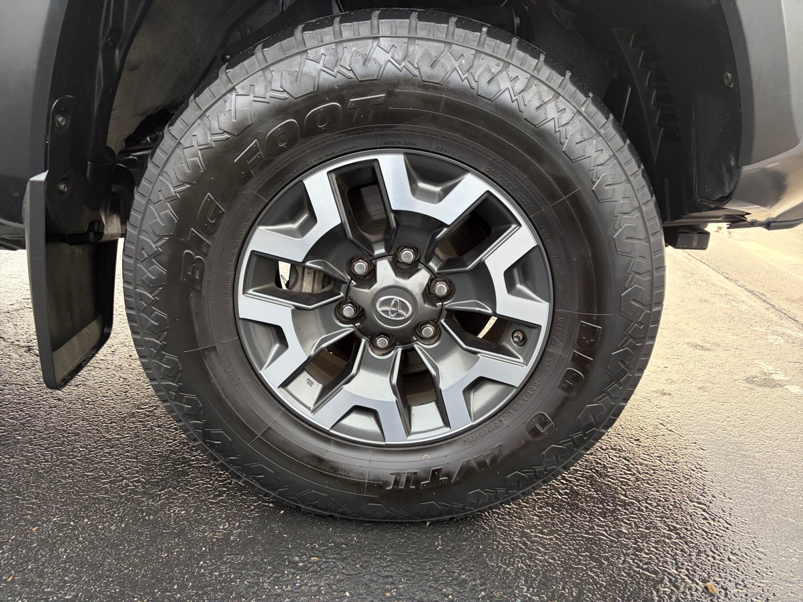 Used 2019 Toyota Tacoma TRD Off-Road AWD/4WD image 29