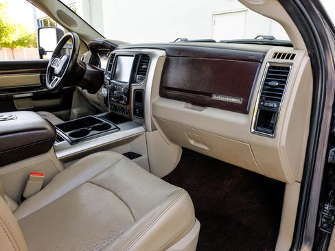 Used 2015 RAM 1500 Laramie w/ Convenience Group image 20