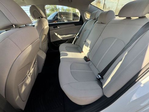 Used 2017 Hyundai Sonata SE FWD image 16