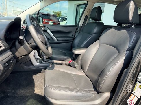 Used 2016 Subaru Forester 2.5i Touring AWD/4WD image 4