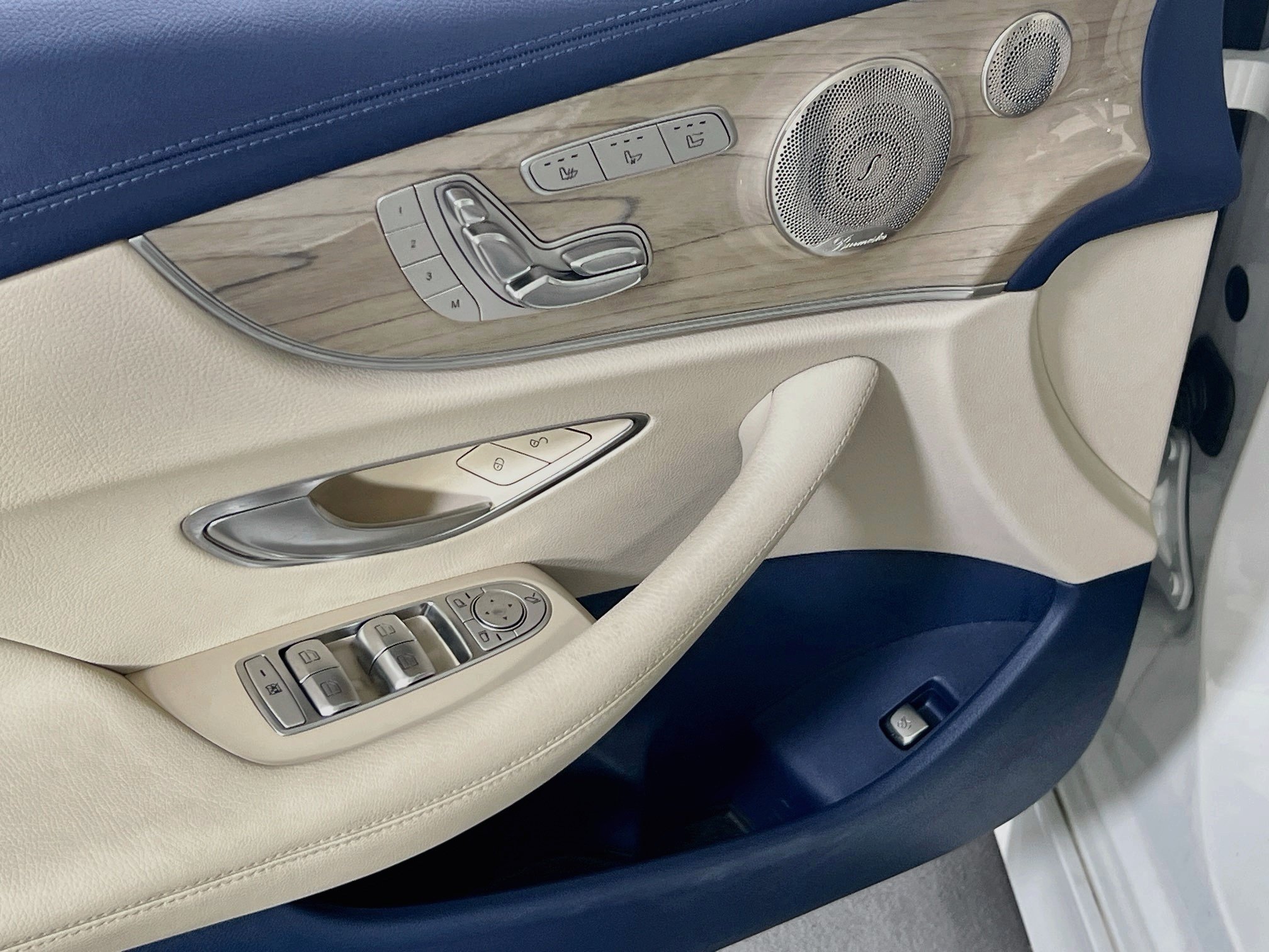 Used 2023 Mercedes-Benz E 450 4MATIC Cabriolet image 18