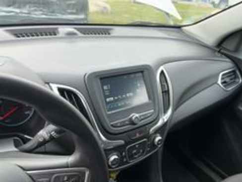 Used 2018 Chevrolet Equinox LT FWD image 13