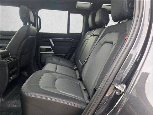 Used 2023 Land Rover Defender 110 X-Dynamic SE image 19